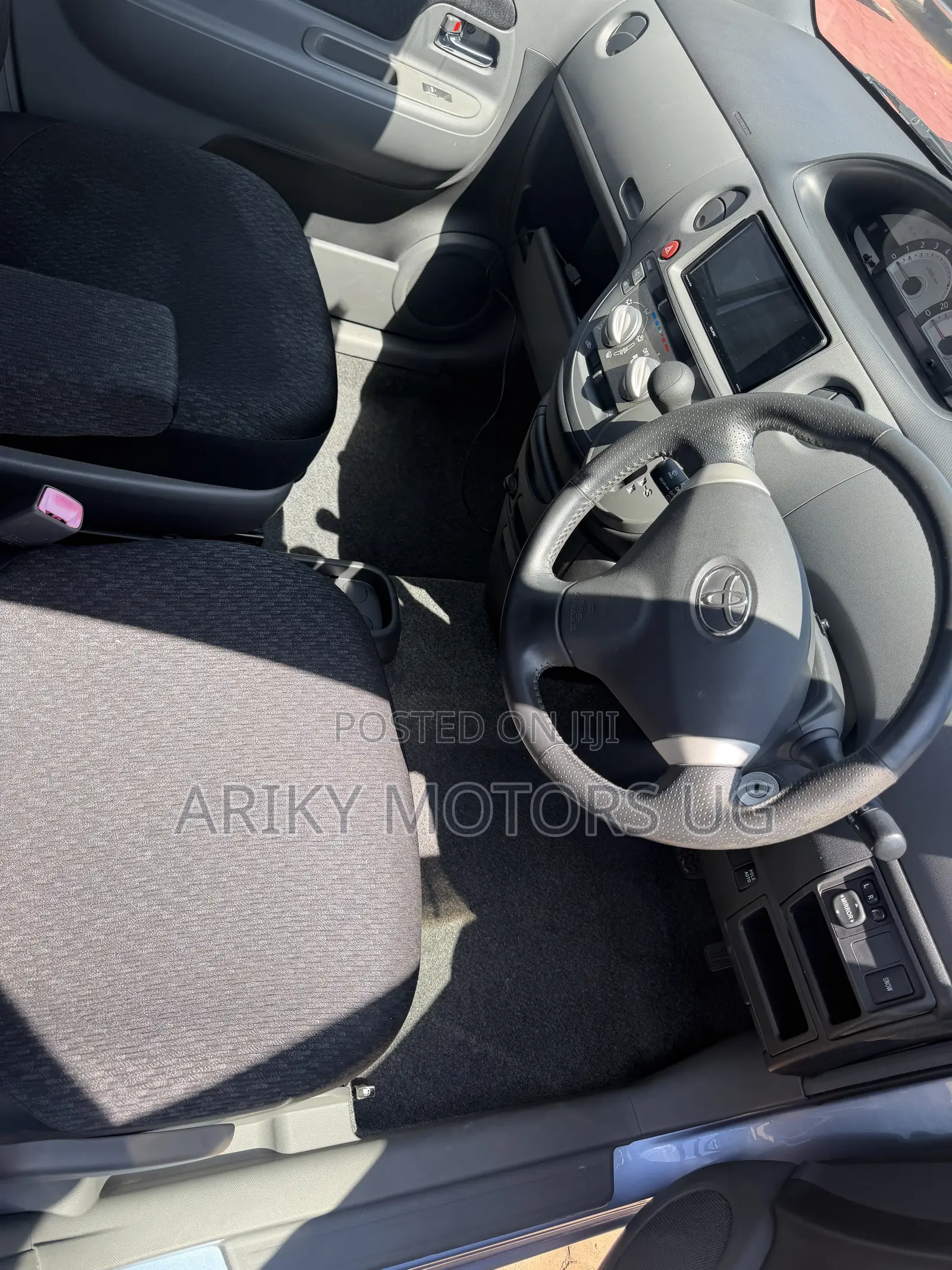 Toyota Sienta 1.5 AWD 2011 Blue