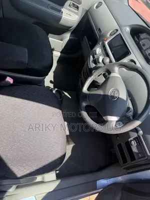 Toyota Sienta 1.5 AWD 2011 Blue