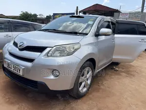 Toyota IST 2008 Silver