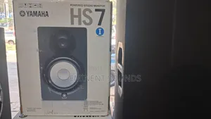 Yamaha Hs 7