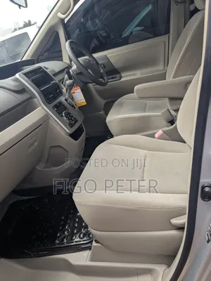 Toyota Noah 2013 Silver