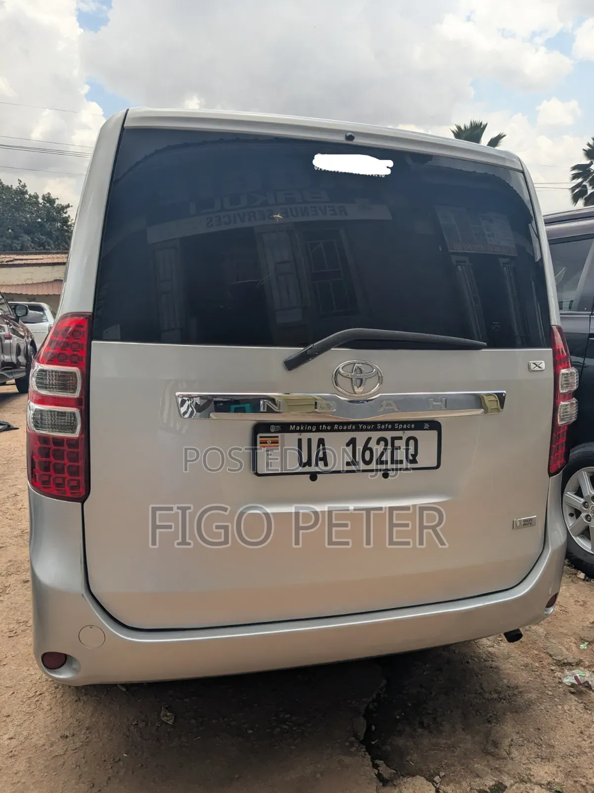 Toyota Noah 2013 Silver
