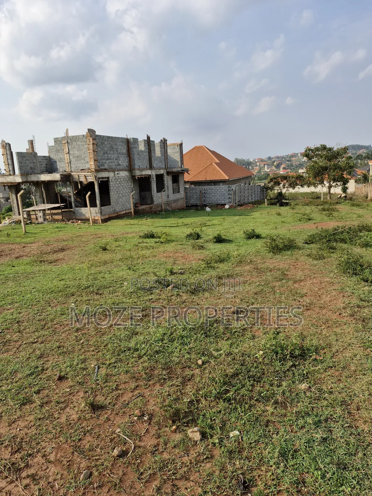 Kira Nsasa 100*100 Plot for Sale.