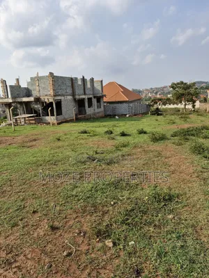 Kira Nsasa 100*100 Plot for Sale.