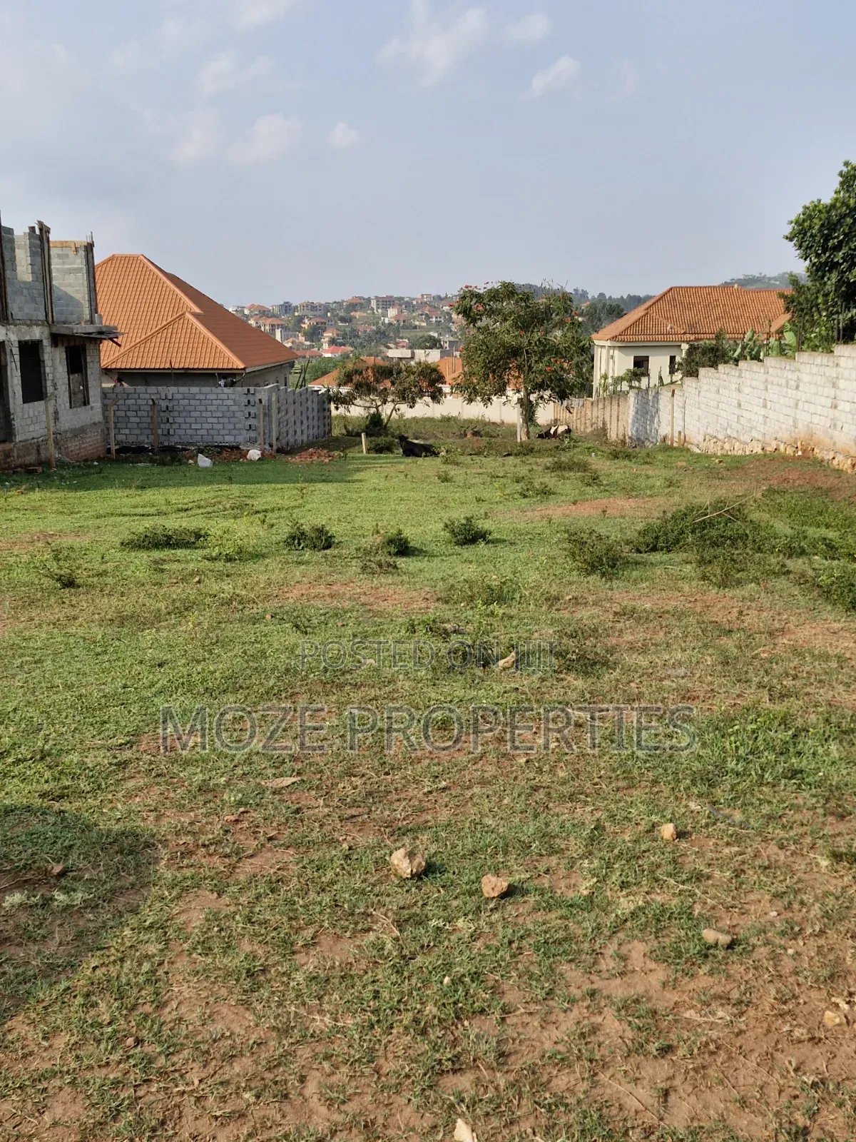 Kira Nsasa 100*100 Plot for Sale.