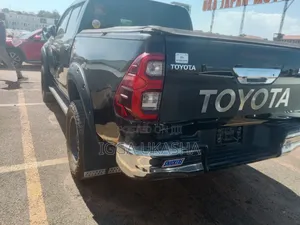Toyota Hilux 2019 Black