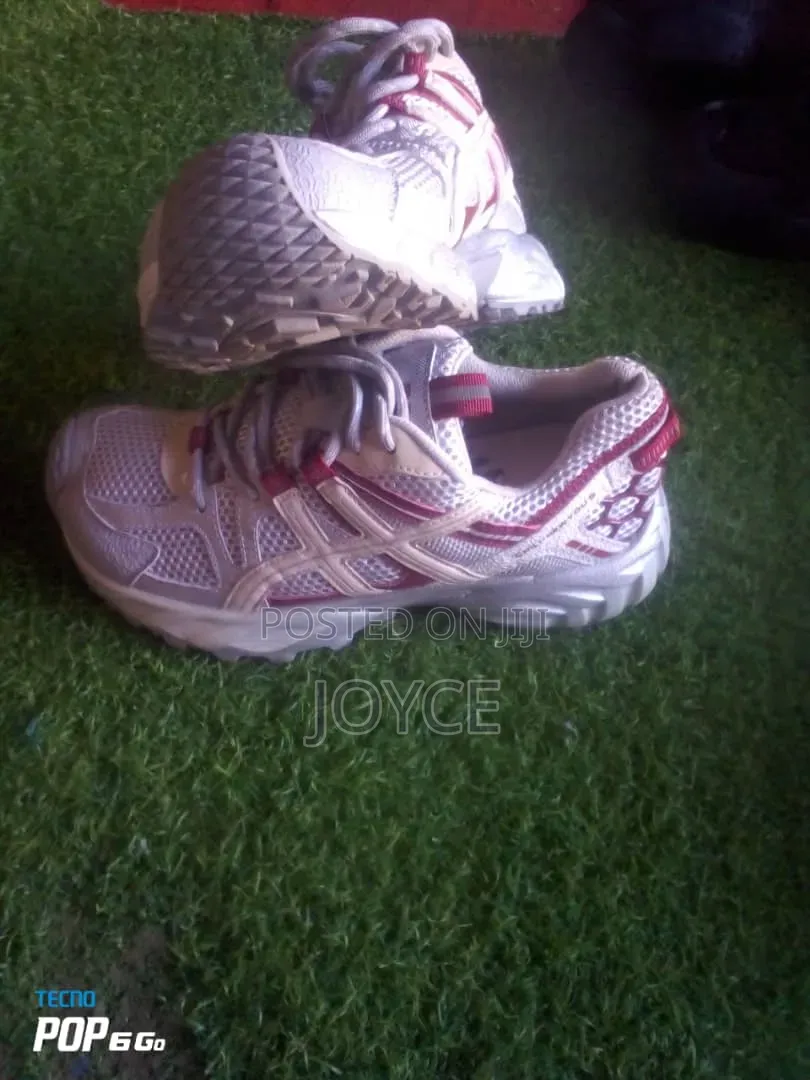 Second Hand Shoes