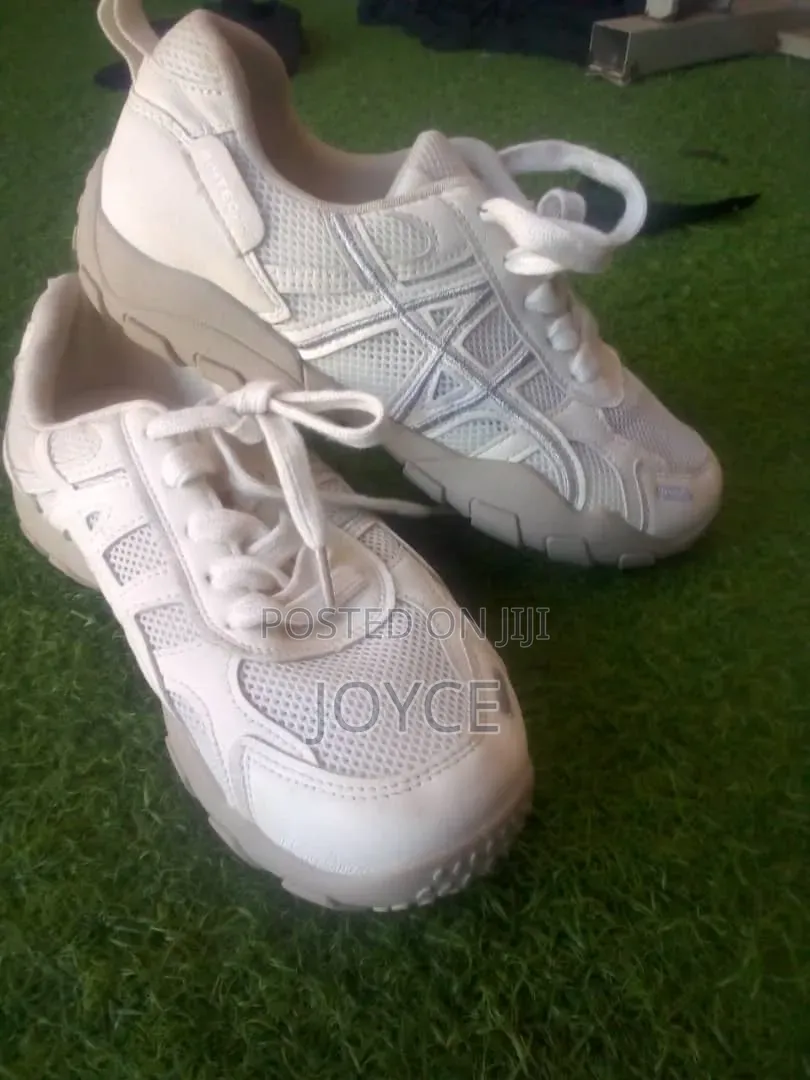 Second Hand Shoes