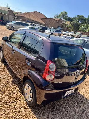 Toyota Passo 1.0 AWD 2016 Maroon