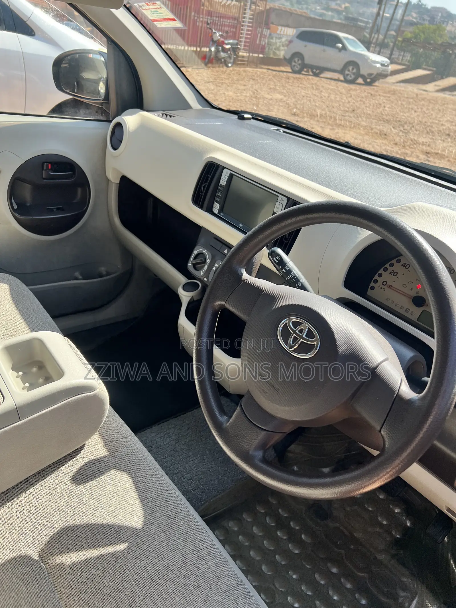 Toyota Passo 1.0 AWD 2016 Maroon