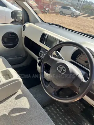 Toyota Passo 1.0 AWD 2016 Maroon