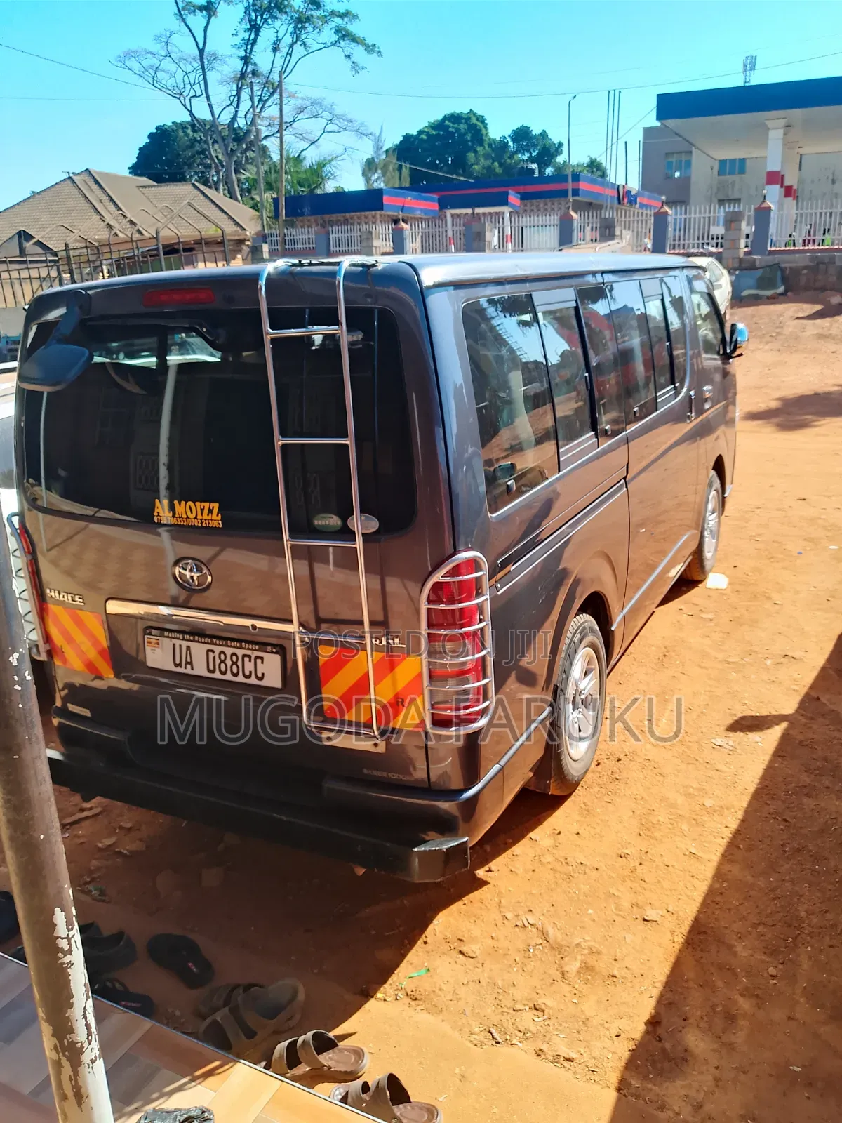 Toyota HiAce 2013 Grey