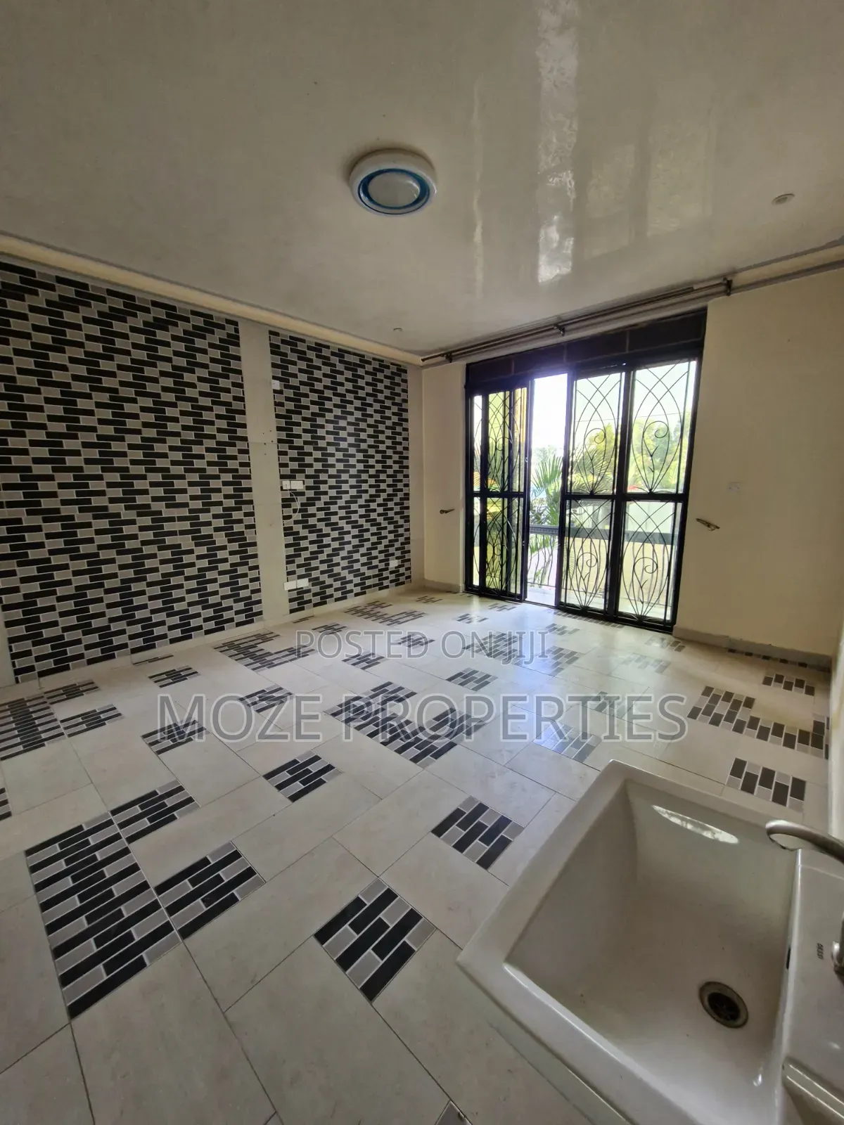 2bdrm Apartment in Kyaliwajala Nabwojo, Central Division for rent