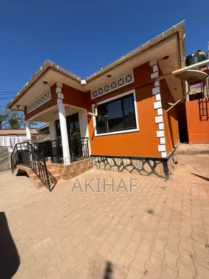 2bdrm House in Ndejje Kanaaba, Makindye for sale