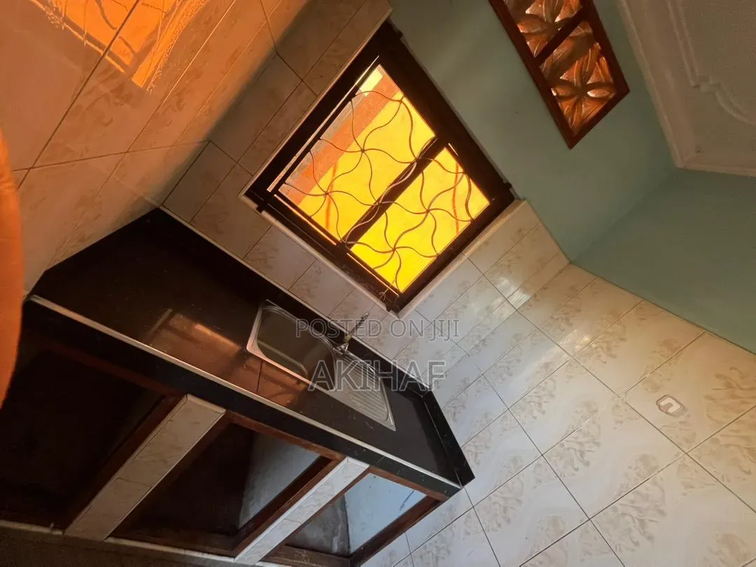 2bdrm House in Ndejje Kanaaba, Makindye for sale