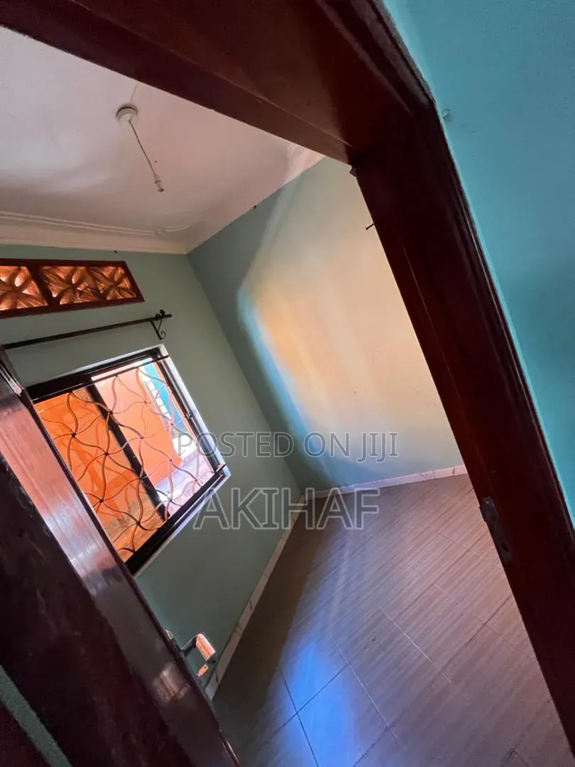 2bdrm House in Ndejje Kanaaba, Makindye for sale