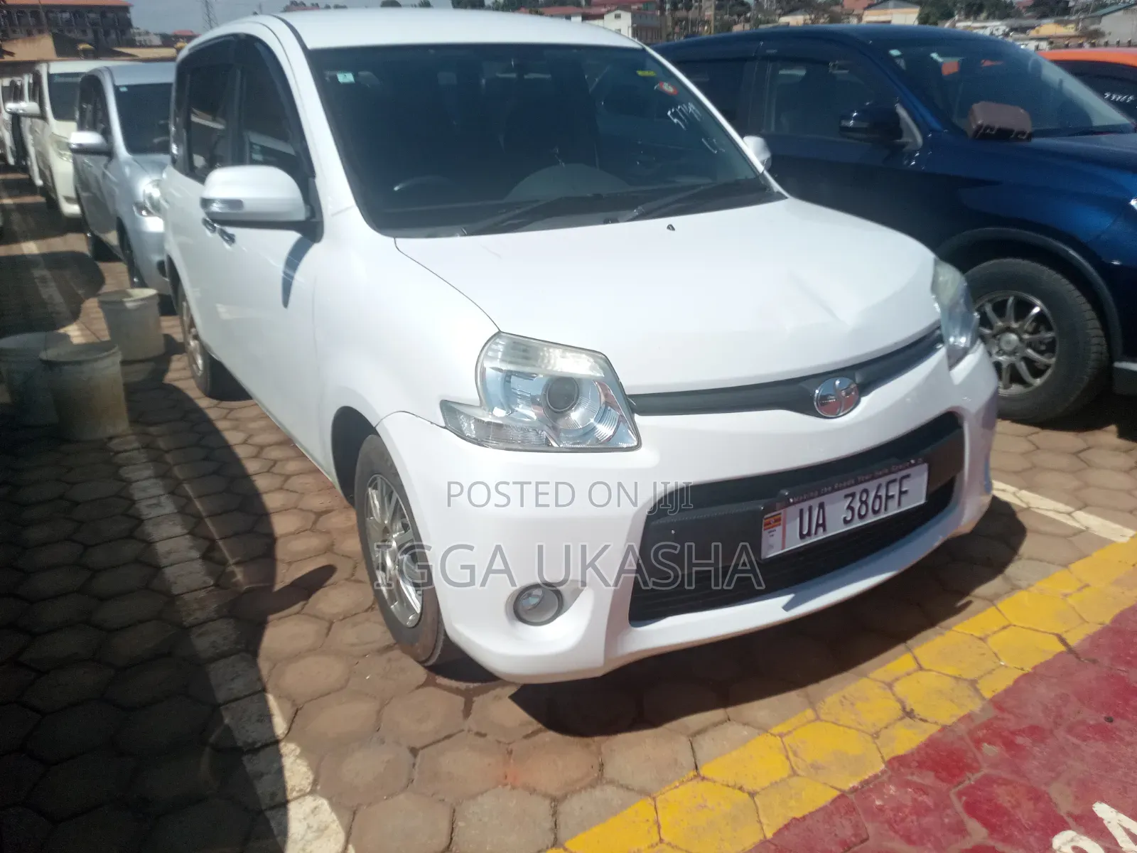 Toyota Sienta 2012 White