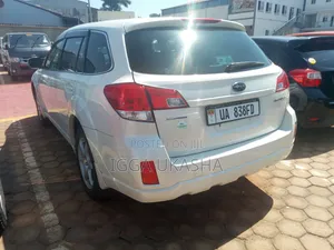 Subaru Outback 2012 White