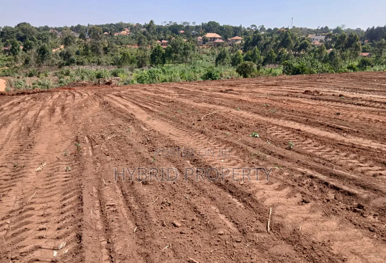 Prime Plots for Sale at Namusera~Wakiso Tarmac Divine Land Estate.