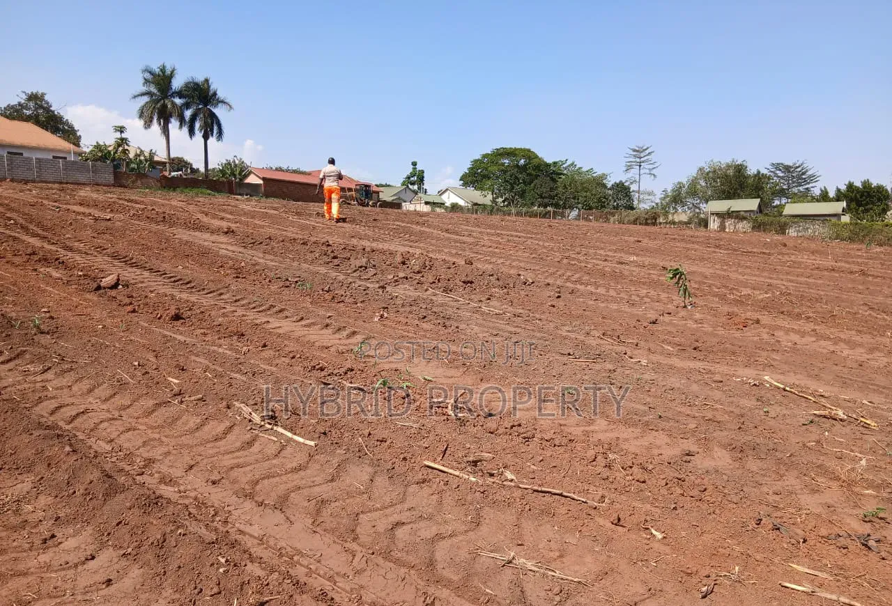 Prime Plots for Sale at Namusera~Wakiso Tarmac Divine Land Estate.
