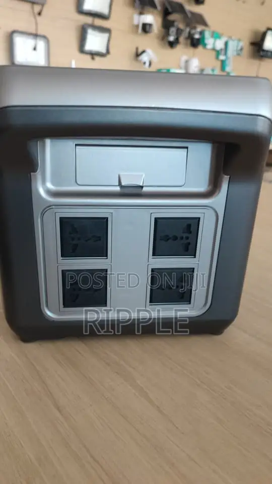 1500W Portable Power Station 25.6V 50Ah LiFePO4 Solar Generator