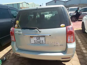 Toyota Raum 2011 Silver