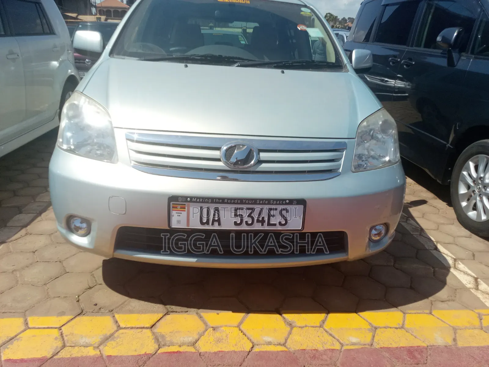 Toyota Raum 2011 Silver