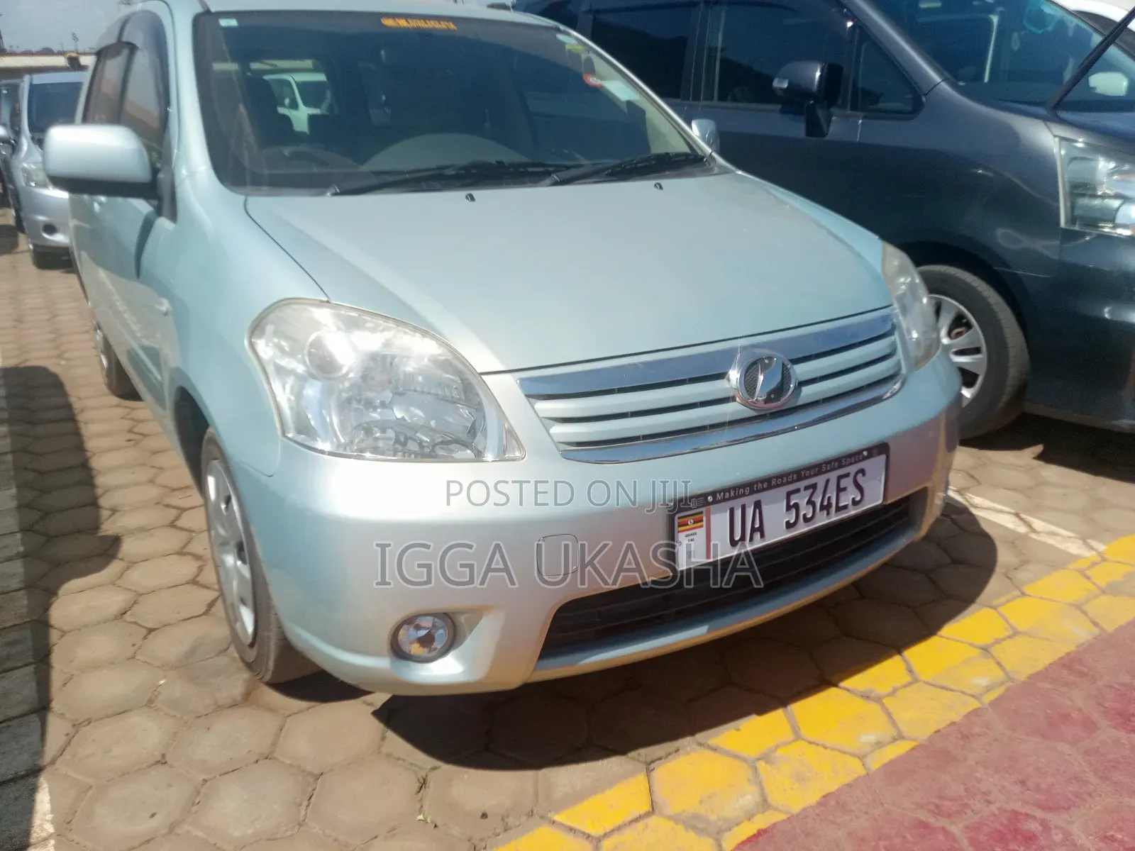 Toyota Raum 2011 Silver