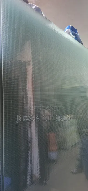 CLEAR WIRED GLASS 6fts × 8fts