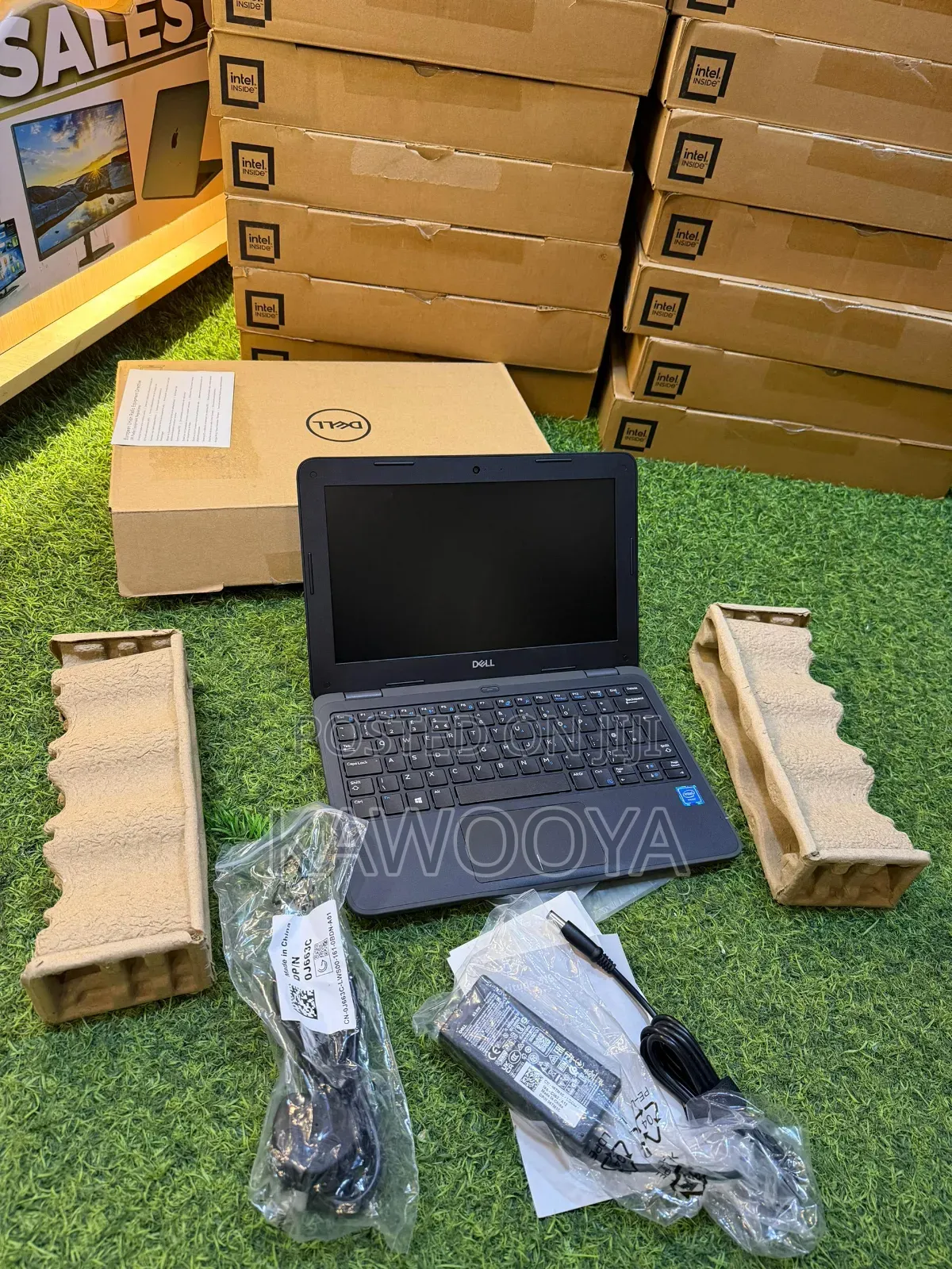 New Laptop Dell Latitude 3190 4GB Intel Celeron SSD 72GB