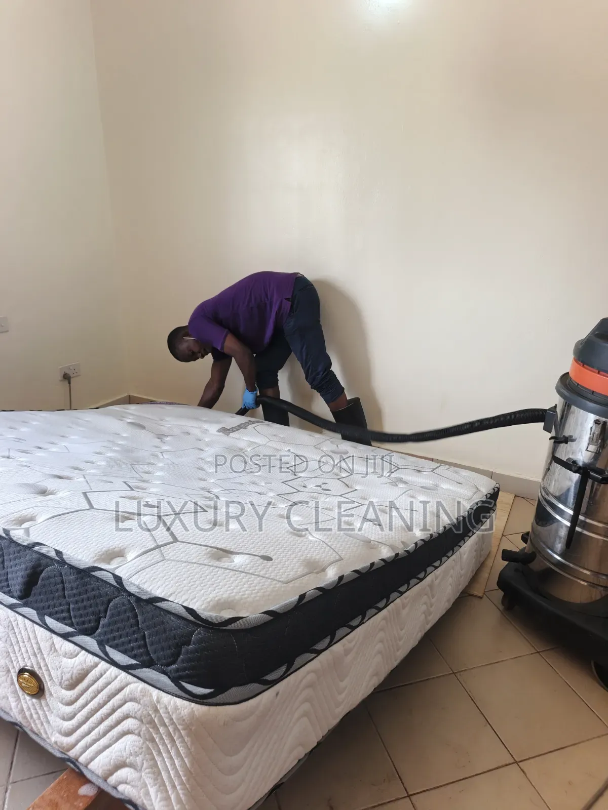 Mattress Detailed Cleaning and Instantly Drying