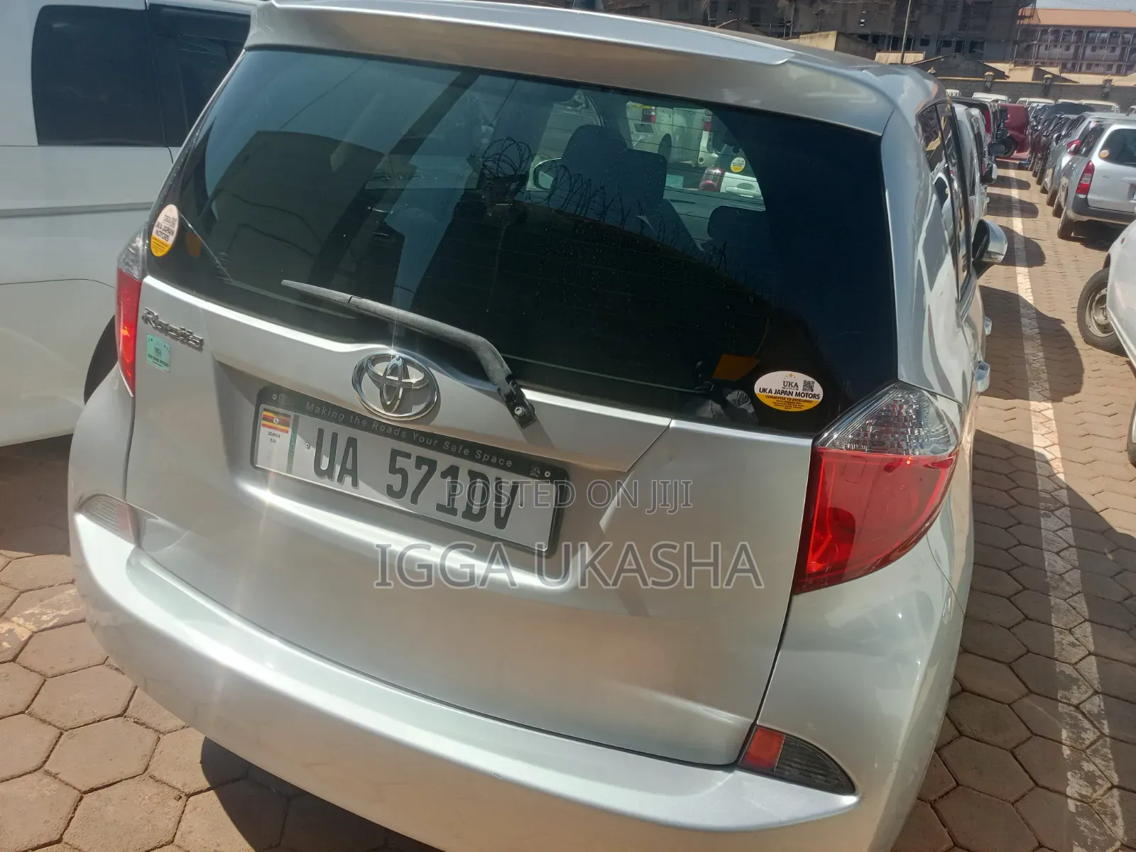 Toyota Ractis 2011 Silver
