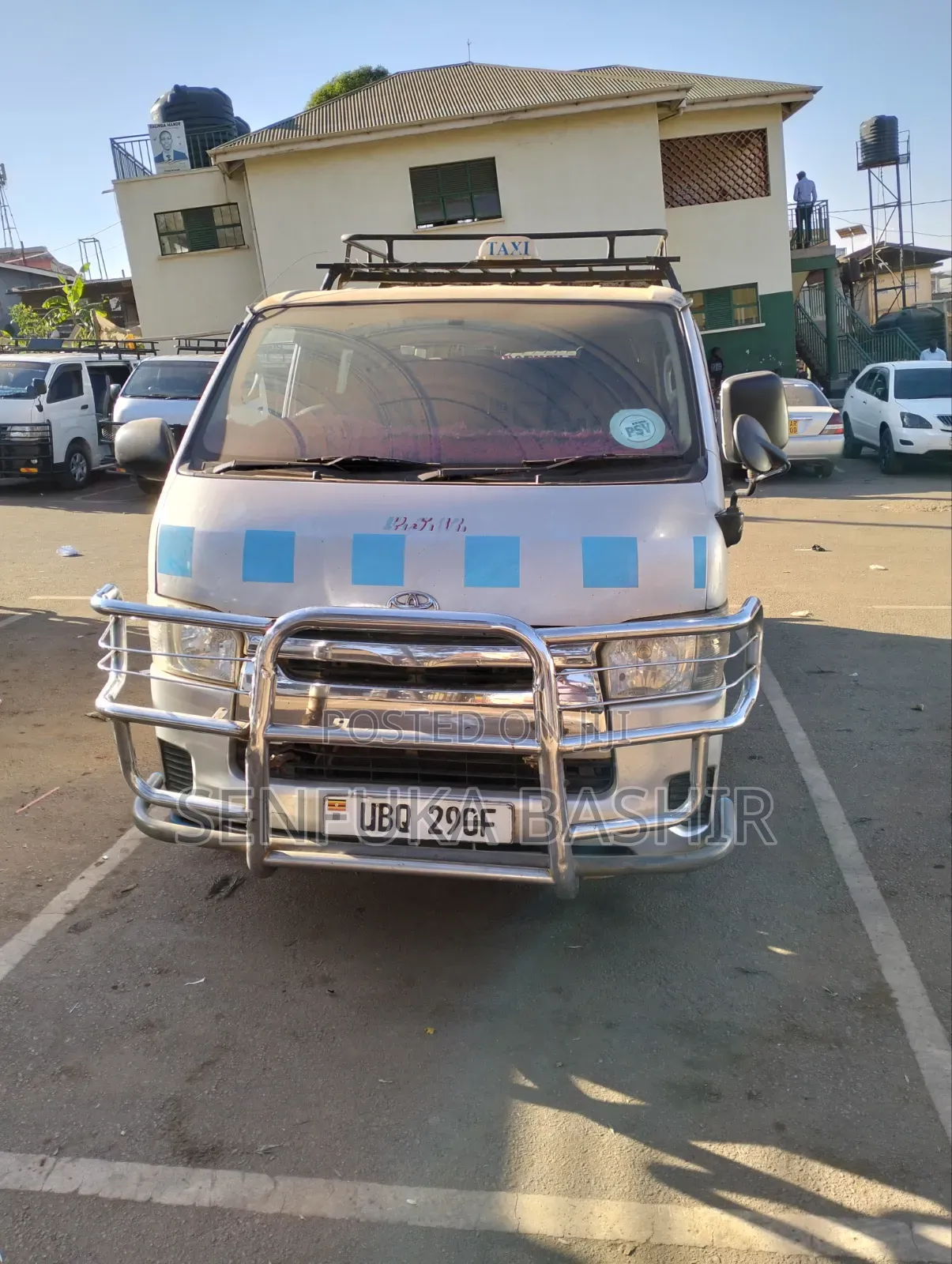 Toyota HiAce 2017 Silver