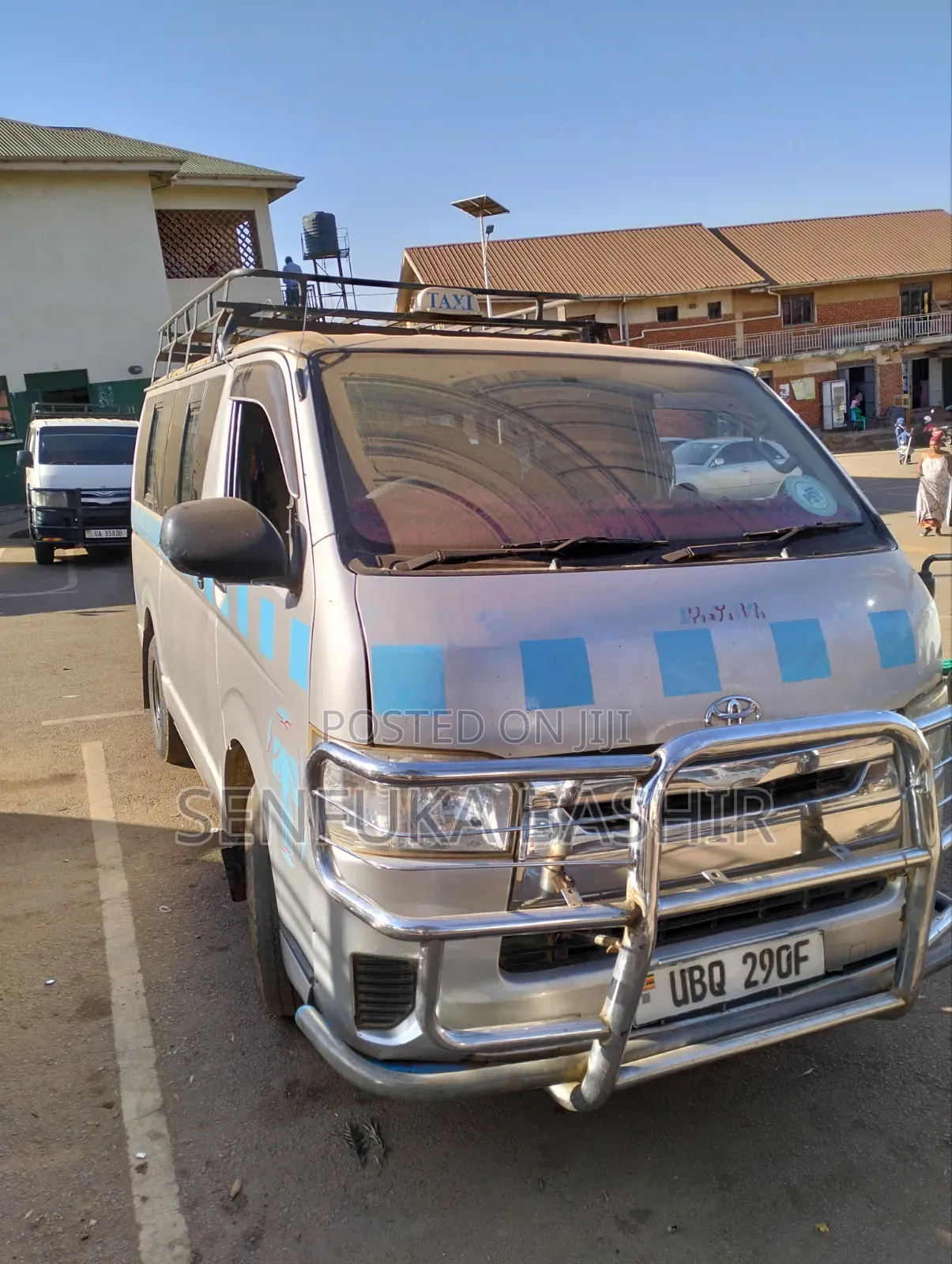 Toyota HiAce 2017 Silver