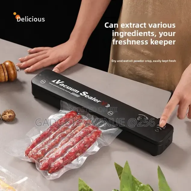 Automatic Household Food Vacuum Sealer Used to Remove Air F