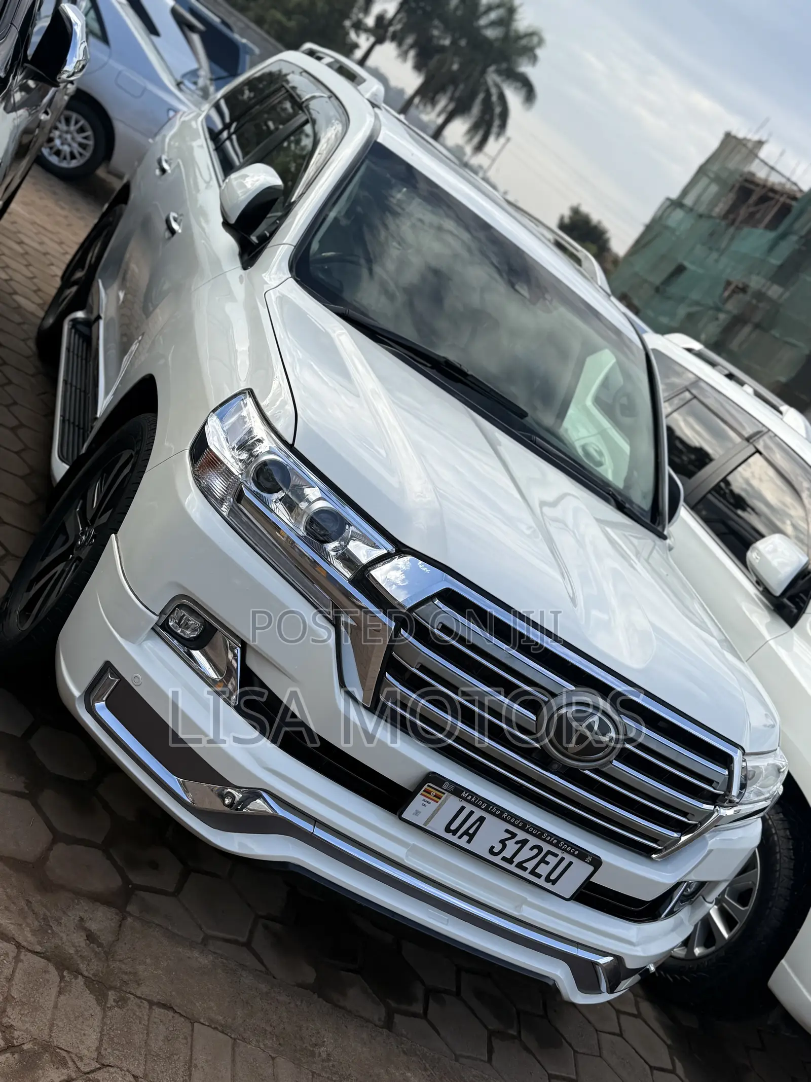 Toyota Land Cruiser 4.6 V8 AX G Selection 2017 White