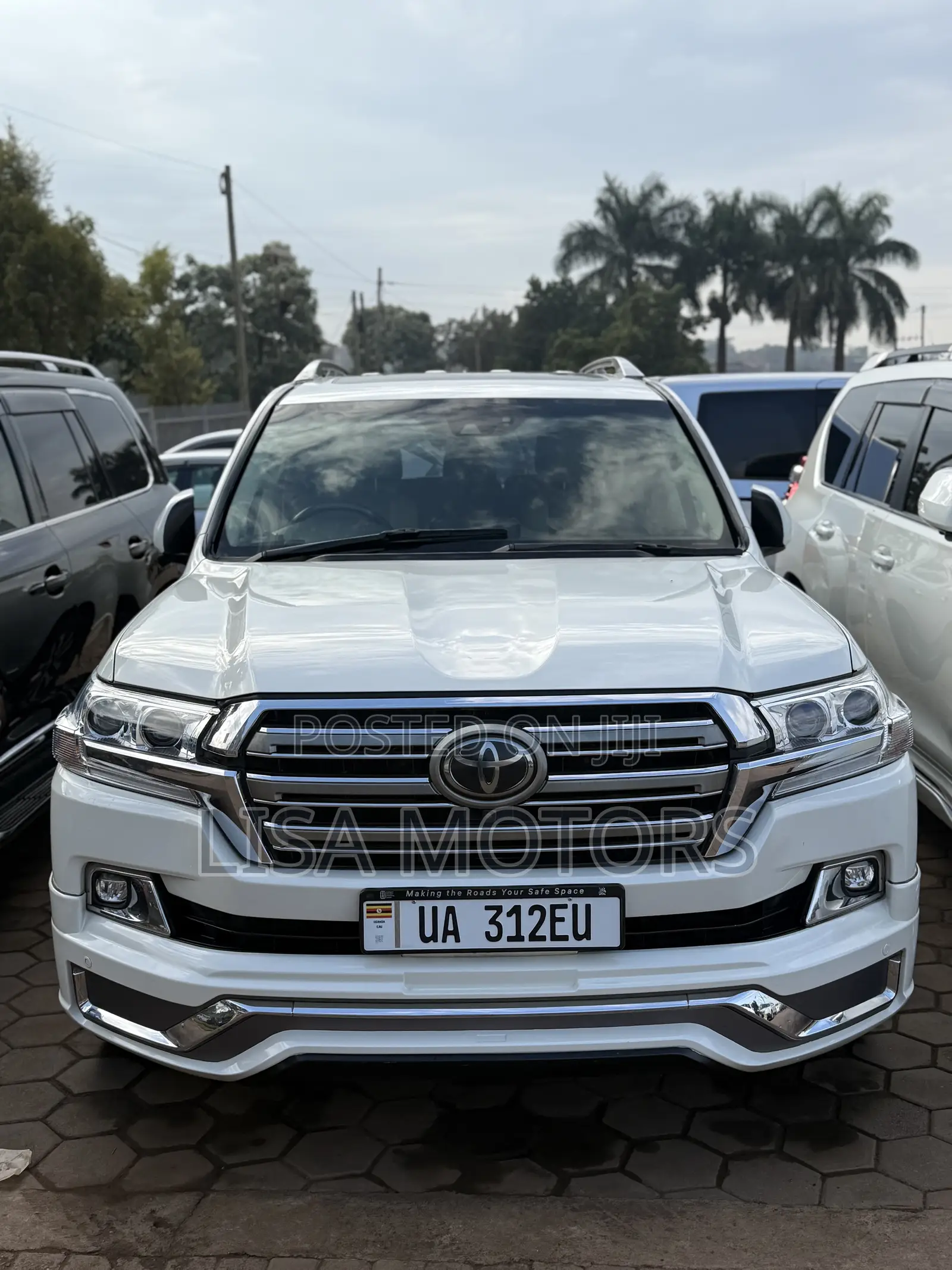Toyota Land Cruiser 4.6 V8 AX G Selection 2017 White