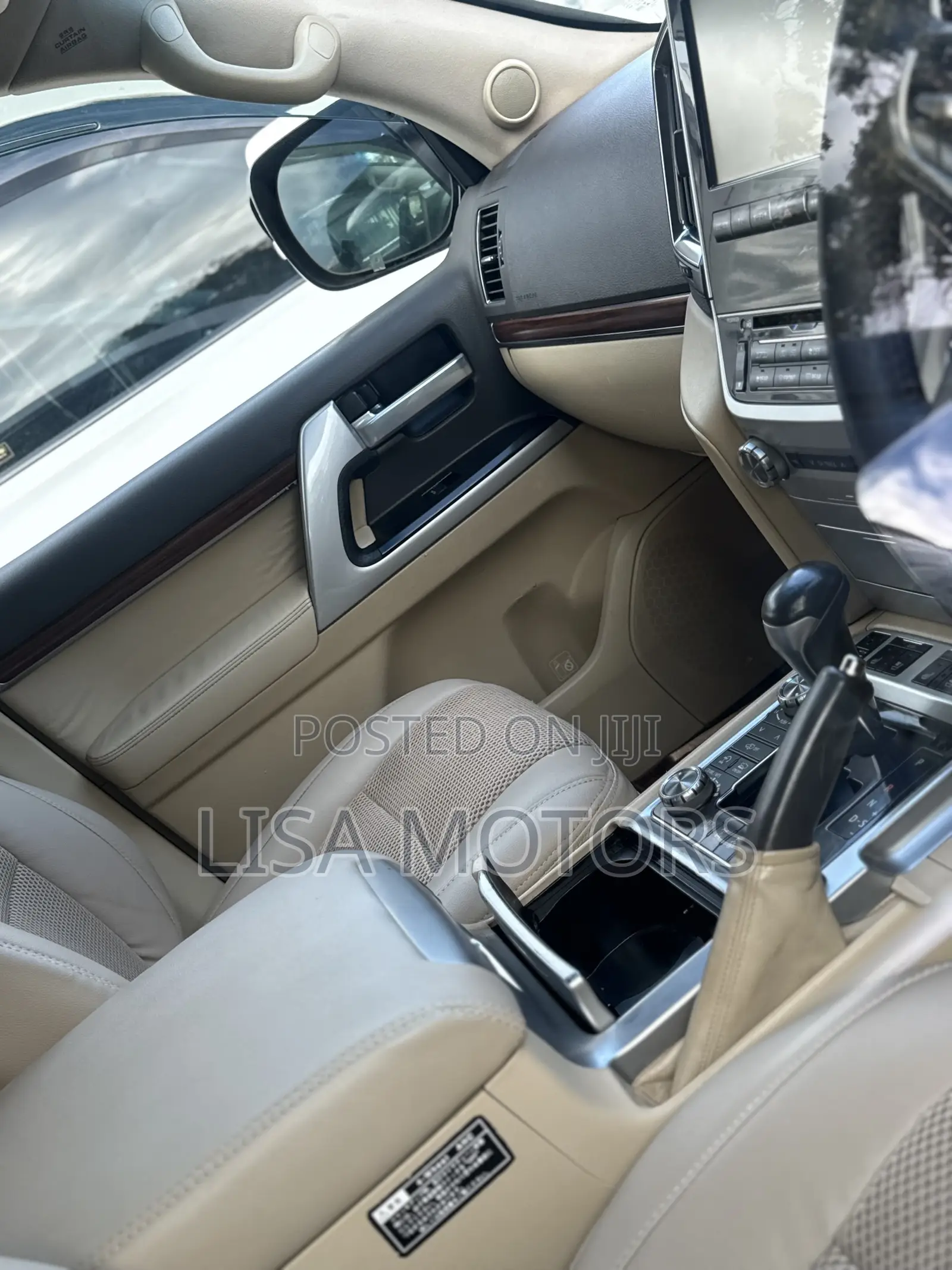 Toyota Land Cruiser 4.6 V8 AX G Selection 2017 White