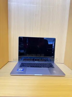 Laptop Apple MacBook Pro 2017 16GB Intel Core i7 SSD 512GB