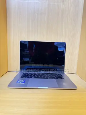 Laptop Apple MacBook Pro 2017 16GB Intel Core i7 SSD 512GB