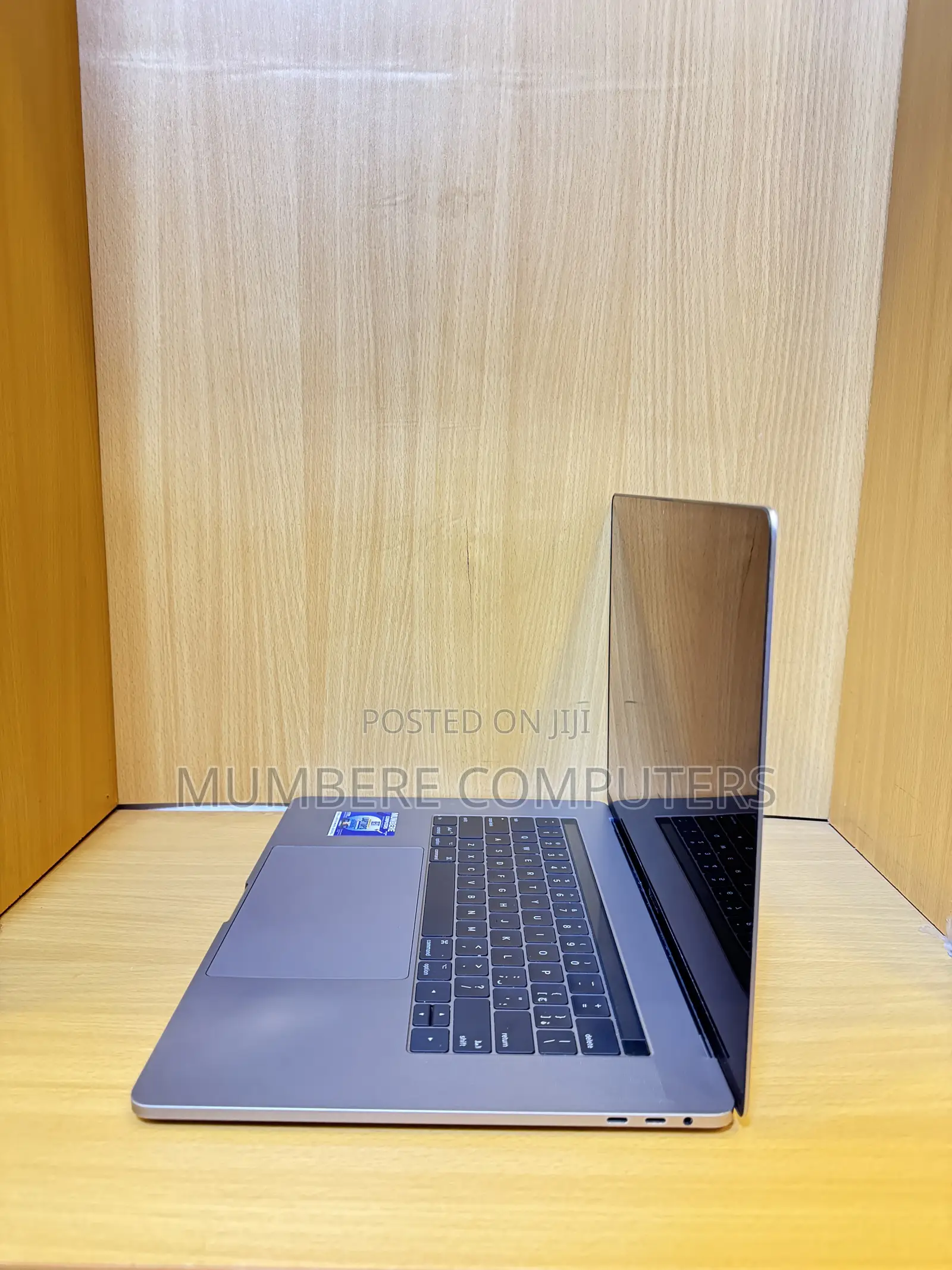 Laptop Apple MacBook Pro 2017 16GB Intel Core i7 SSD 512GB