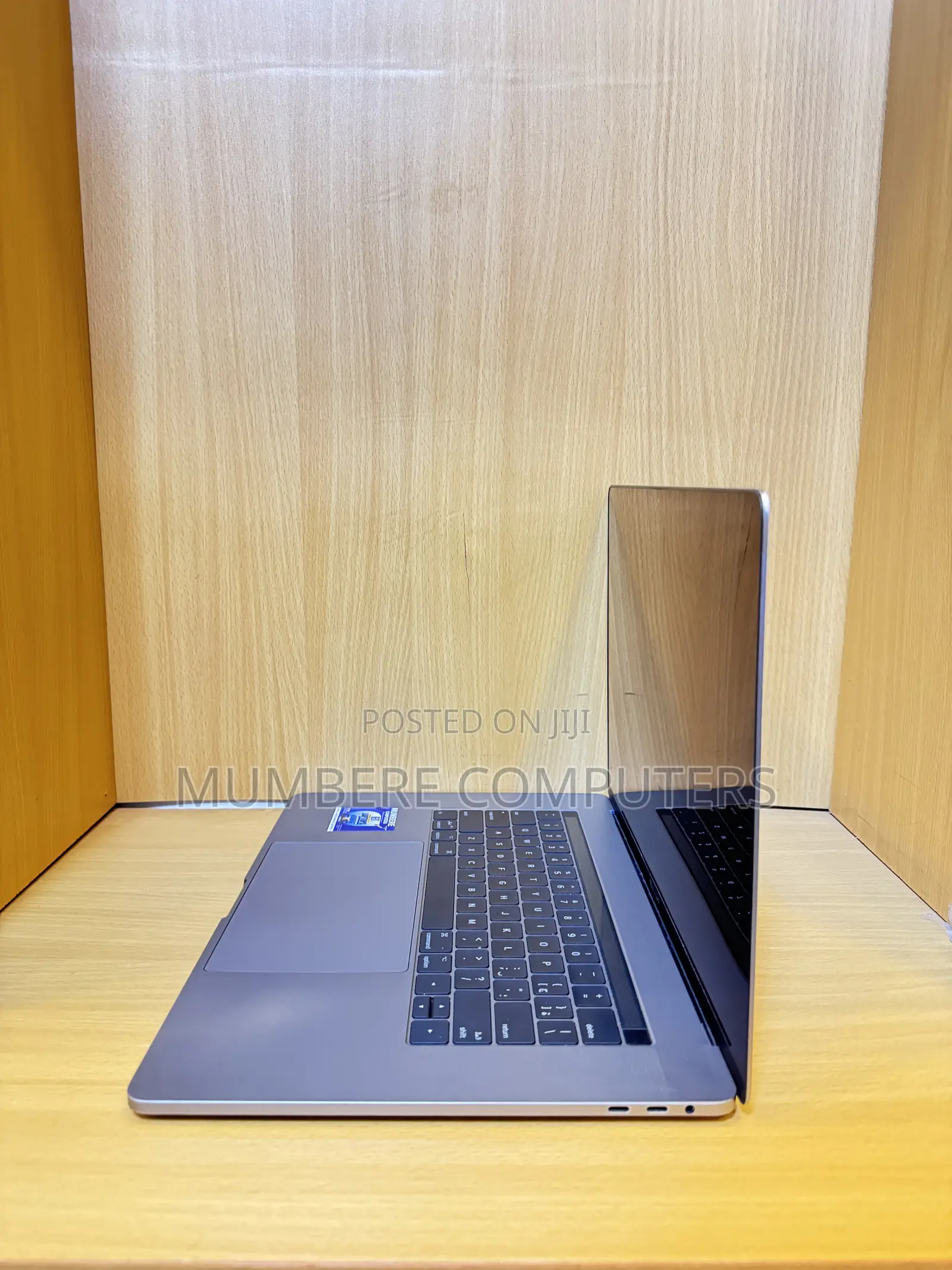 Laptop Apple MacBook Pro 2017 16GB Intel Core i7 SSD 512GB