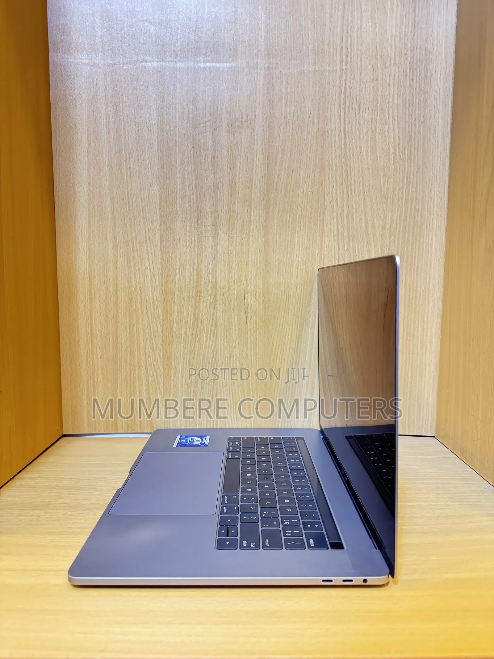 Laptop Apple MacBook Pro 2017 16GB Intel Core i7 SSD 512GB