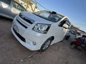 Toyota Noah 2009 White