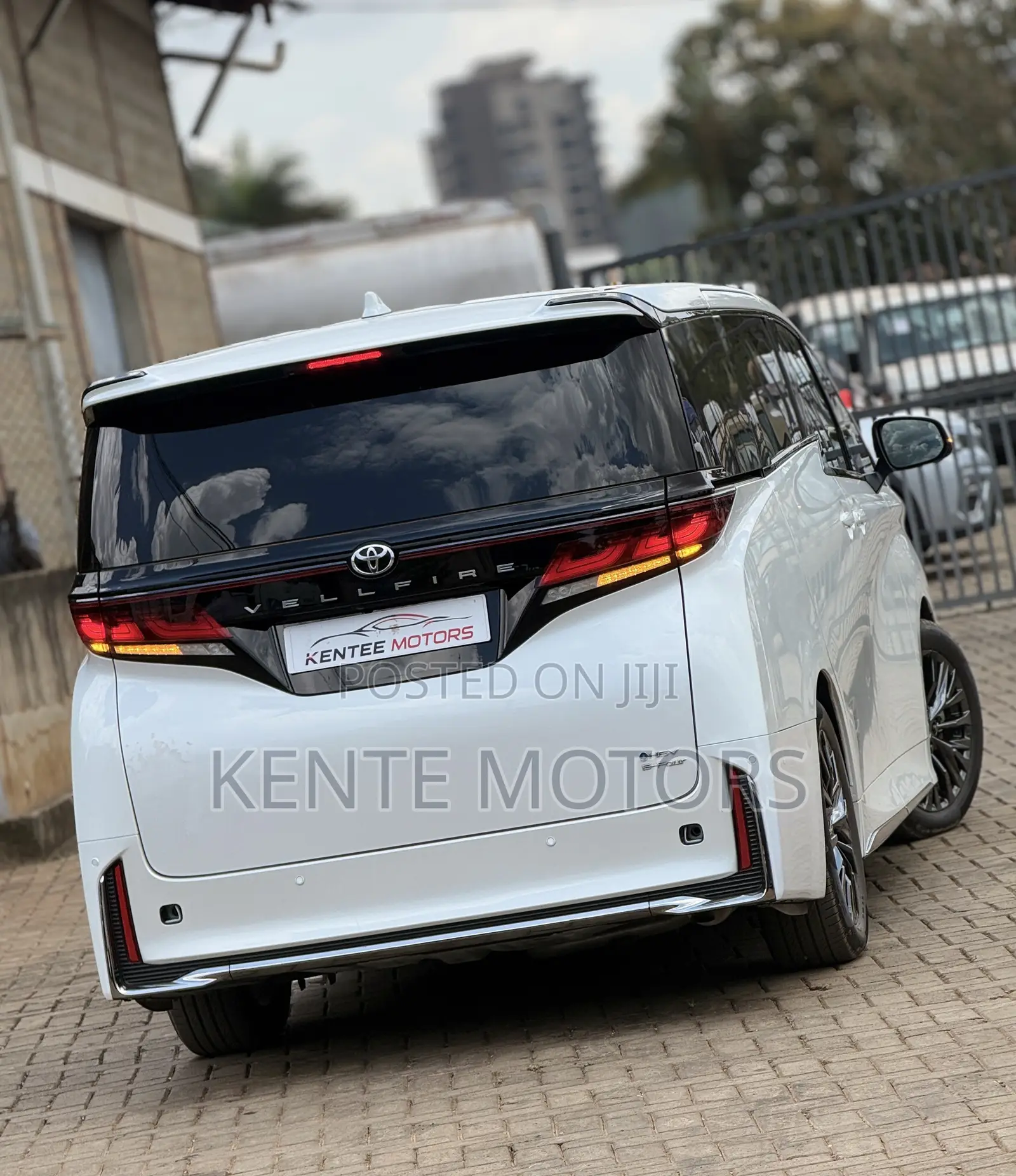Toyota Vellfire Executive Lounge Hybrid E-Four 7-Seater 2025 White