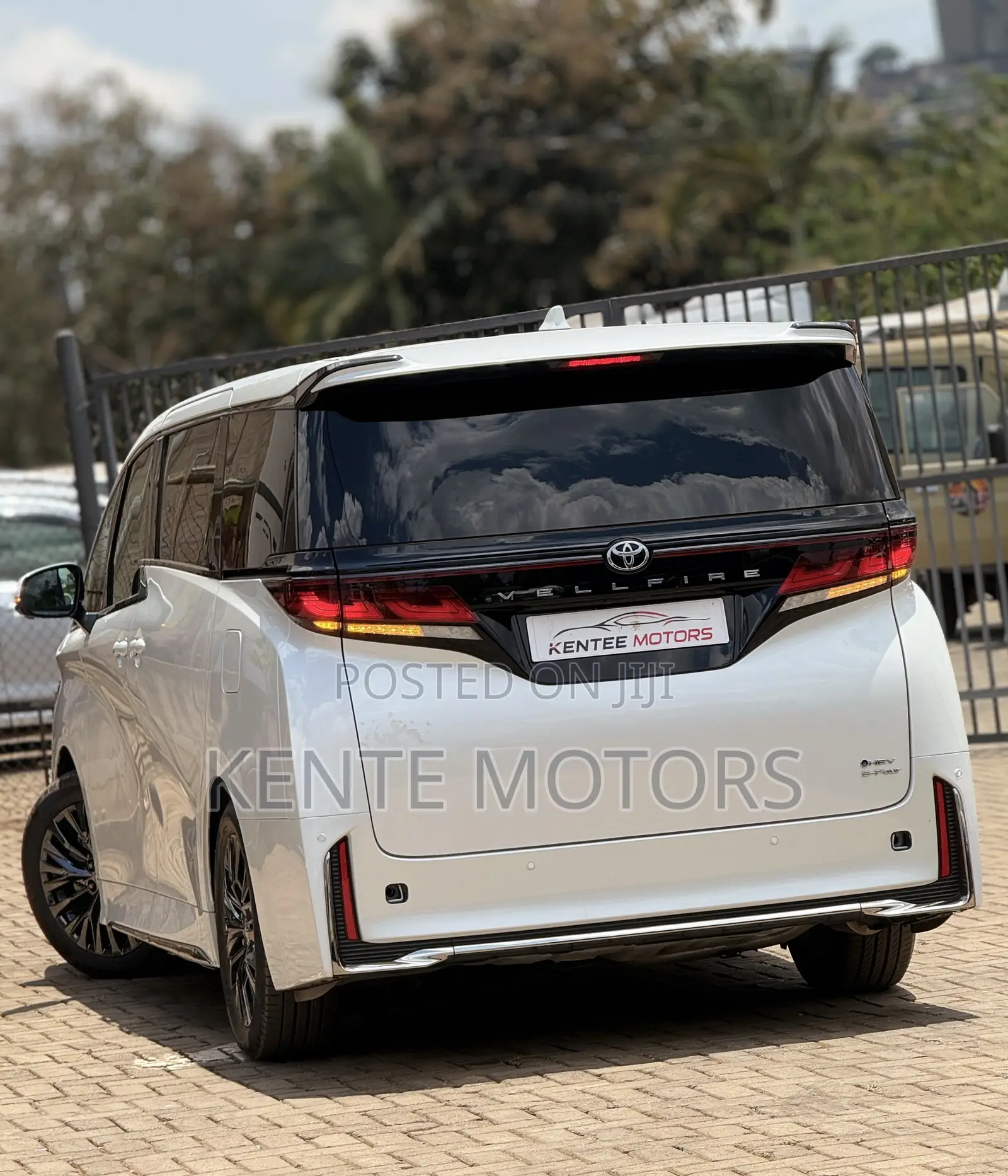 Toyota Vellfire Executive Lounge Hybrid E-Four 7-Seater 2025 White
