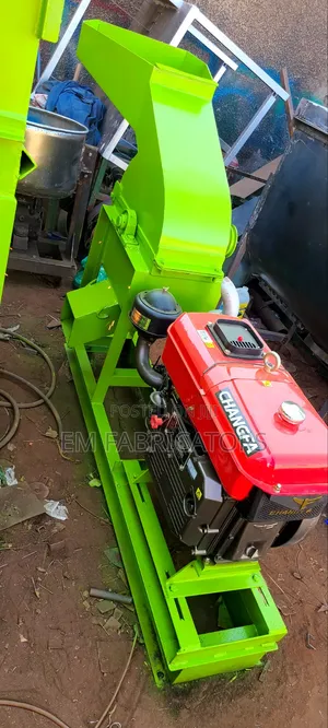 Heavy Duty Animal Feeds Crusher Diesel Engine Powered