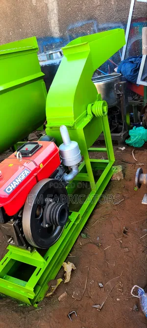 Heavy Duty Animal Feeds Crusher Diesel Engine Powered