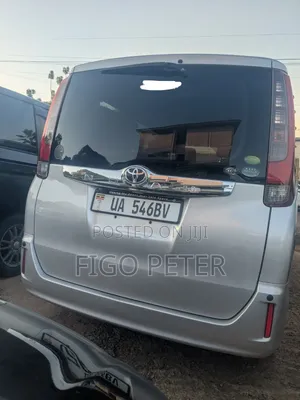 Toyota Noah 2015 Silver
