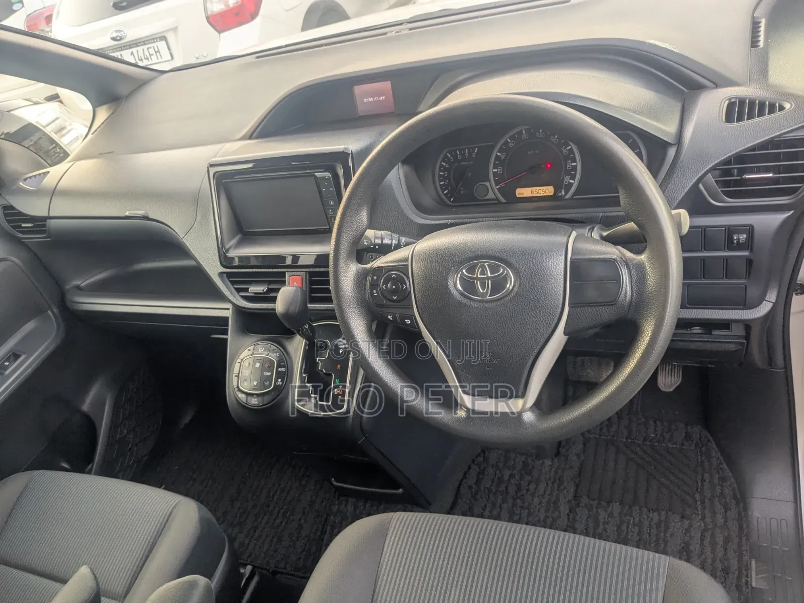 Toyota Noah 2015 Silver